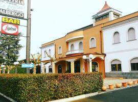 la sonrisa srl poviglio，位于Poviglio的酒店