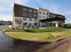 Holiday Inn Express & Suites Fond Du Lac by IHG，位于丰迪拉克的酒店