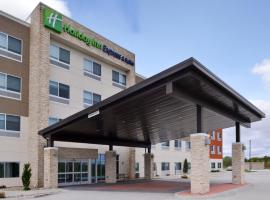Holiday Inn Express & Suites - Kansas City - Lee's Summit by IHG，位于利斯萨米特的酒店
