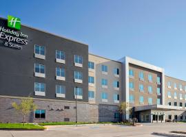 Holiday Inn Express & Suites Lubbock Central - Univ Area, an IHG Hotel，位于拉伯克琼斯AT&T球场附近的酒店