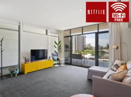 2bdrm Skyline Views - Prime for River, WACA, OPTUS Stadium，位于珀斯The Perth Mint附近的酒店