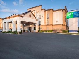Holiday Inn Express & Suites - Grenada, an IHG Hotel，位于格林纳达的酒店