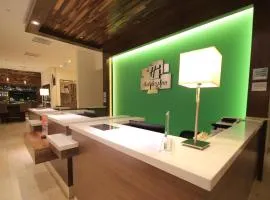 马约尔广场假日酒店&度假村