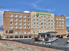 Holiday Inn & Suites Albuquerque-North I-25, an IHG Hotel，位于阿尔伯克基Cliff's Amusement Park附近的酒店