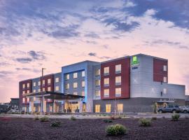 Holiday Inn Express & Suites Salem North - Keizer, an IHG Hotel，位于Keizer麦克纳里机场 - SLE附近的酒店