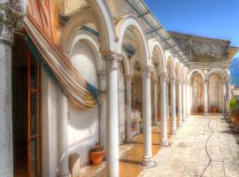 Palazzo Castrucci，位于Alvito的酒店