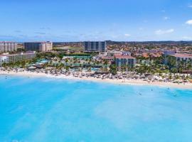阿鲁巴假日酒店 - 海滩度假村及赌场，位于棕榈滩的酒店