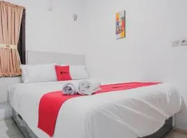 RedDoorz near Jalan Soeprapto Bengkulu