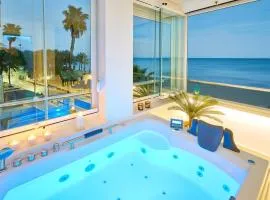 PURO BEACH. Charming apartment with jacuzzi.