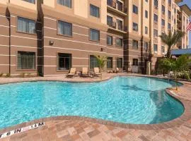 Staybridge Suites Orlando at SeaWorld by IHG - Free Parking & Shuttle to Seaworld Parks