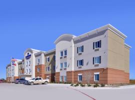 Candlewood Suites Kenedy by IHG，位于Kenedy的酒店