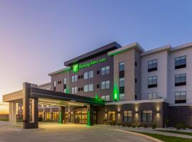 Holiday Inn & Suites Cedar Falls-Waterloo Event Ctr, an IHG Hotel，位于锡达福尔斯的酒店