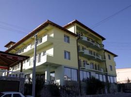 Hotel Istatov，位于诺弗多伊兰的酒店