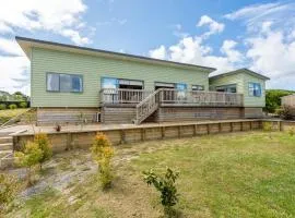 Driftwood Views - Mangawhai Heads Holiday Home