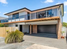 Sparkling Ocean Views - Papamoa Holiday House，位于帕帕莫阿的酒店