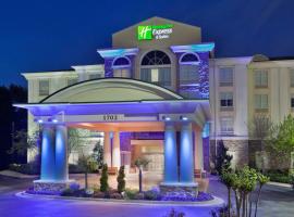 Holiday Inn Express Phenix City-Fort Benning, an IHG Hotel，位于凤凰城的酒店