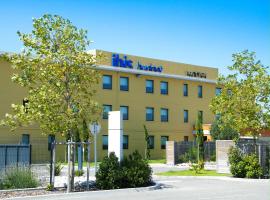 ibis budget Castelnaudary - A61，位于卡斯泰尔诺达里的酒店