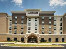 Staybridge Suites - Rock Hill, an IHG Hotel，位于岩石丘Rock Hill 商业街廊附近的酒店