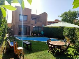 Villa with private pool cancun 52，位于艾因苏赫纳的酒店