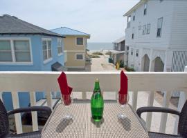 Tybeeland Steps to the Beach with Oceanviews, Beachside of Butler Ave，位于泰比岛的度假屋