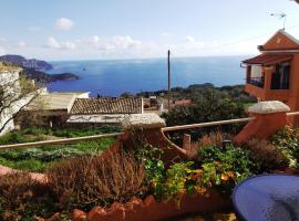 Traditional Panoramic Sea View House，位于Lákones的公寓