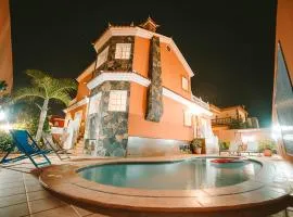 Villa Morada Sonneland con piscina privada climatizada