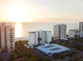 Breathtaking Sunsets @ This Beachfront Beauty, On-Site Restaurant/Tiki Bar