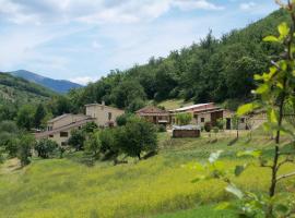 Agriturismo Casale Sant'Antonio，位于卡夏的酒店