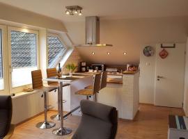 PEMATRA Ferienwohnung Unterm Dach，位于特拉弗明德的酒店