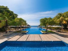 Crimson Resort and Spa - Mactan Island, Cebu，位于麦克坦麦克坦纪念碑附近的酒店