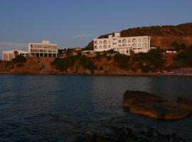 E.J. Pyrgos Bay Hotel，位于下皮尔戈斯沃尼宫殿附近的酒店