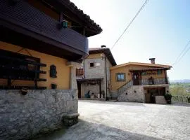 APARTAMENTOS. TURIS. CASTIELLO