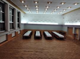 HOTEL HARMONY Dlouhá Ves，位于科内日诺河畔里赫诺夫的酒店