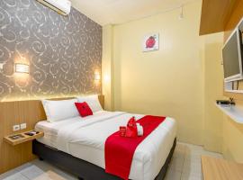 RedDoorz near Dino Park，位于玛琅的酒店