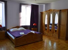 ArT Hotel，位于切尔诺夫策的酒店