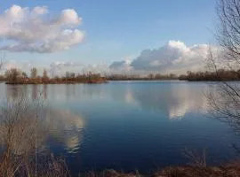 Zonnig appartement Maasbommel.