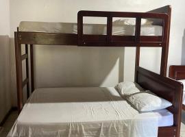Centro Turistico Thermomania，位于Guayabos的酒店