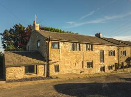 Luxury traditional stone farmhouse in Saddleworth，位于奥尔德姆的酒店