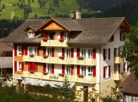 阿尔卑斯酒店，位于坎德施泰格的家庭/亲子酒店