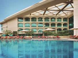 Mövenpick Grand Al Bustan，位于迪拜加尔胡德的酒店