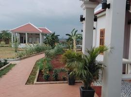 Koh Ker Hotel and Restaurant，位于Phumĭ Mréch的酒店
