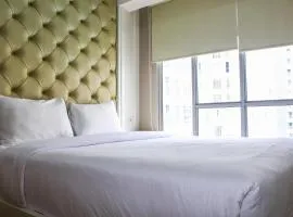 Luxurious 3BR Apartment M-Town Residence By Travelio