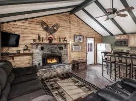 Bear Country - Upper Canyon Hot Tub cabin with fire table