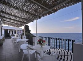 Hotel Villaggio Stromboli - isola di Stromboli，位于斯特龙博利的低价酒店