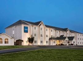 Travelodge by Wyndham Fort Scott，位于Fort Scott的酒店