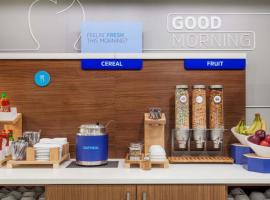 Holiday Inn Express & Suites Locust Grove by IHG，位于洛克斯特格罗夫的酒店