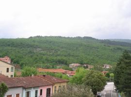 Fox's Inn Di Cappelletti Roberto，位于罗洛·丘芬纳的酒店