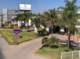 Hotel Real de Minas Bajio，位于莱昂瓜纳华托大学莱昂分校附近的酒店