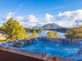 Quiet Mind Mountain Lodge, Retreat & Spa，位于朱利安的酒店