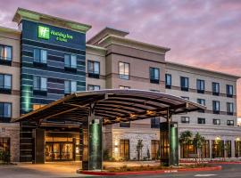 Holiday Inn Hotel & Suites Silicon Valley – Milpitas, an IHG Hotel，位于米尔皮塔斯的带泳池的酒店